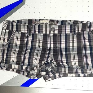 Womans shorts size 9 black,gray,white check New no tags